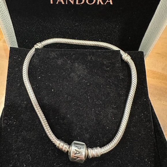 Pandora Moments Barrel Clasp Snack Chain Bracelet - Picture 3 of 6